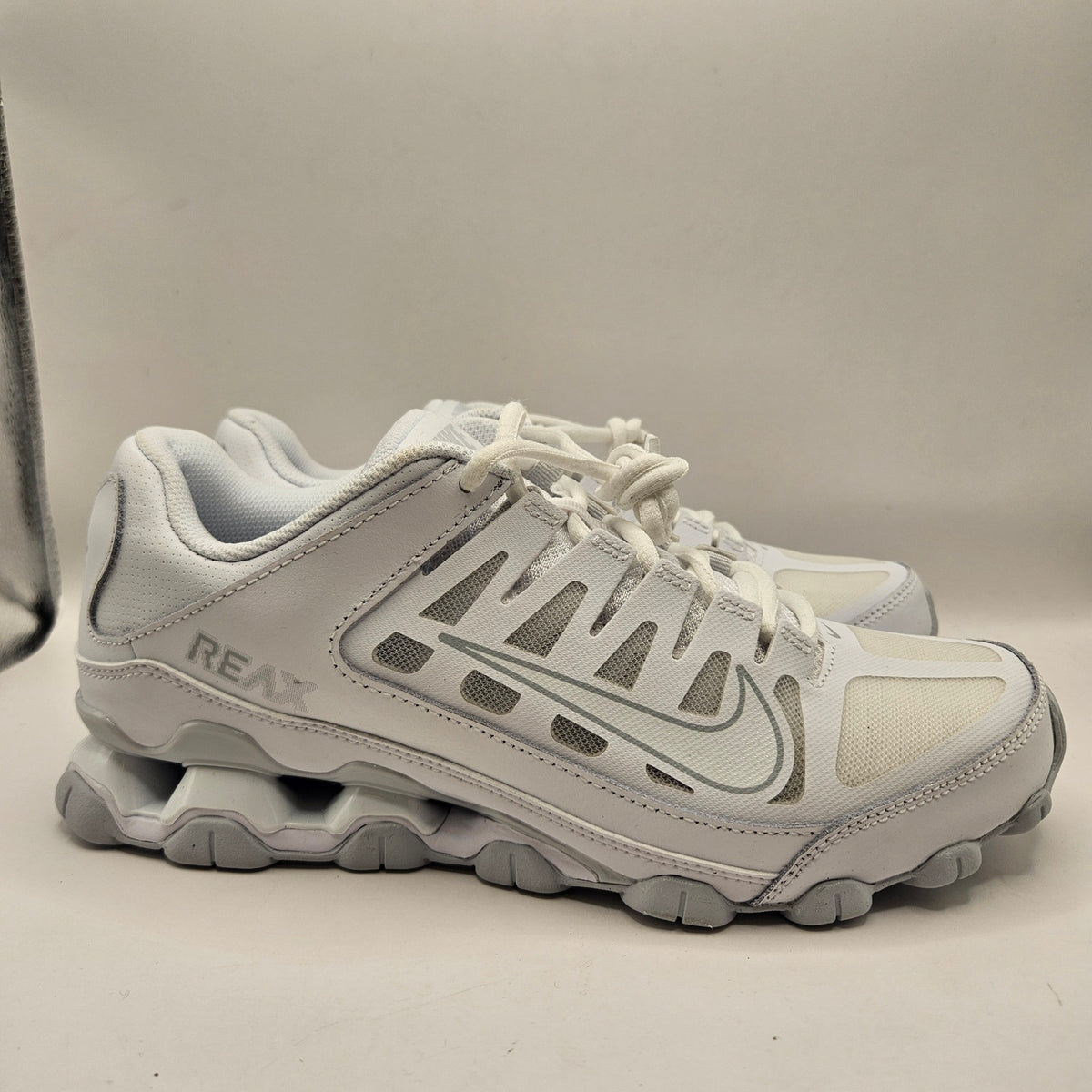 NIKE WOMEN'S 9 REAX 8 TR MESH WHITE PLATINUM NWOB IO2400-102