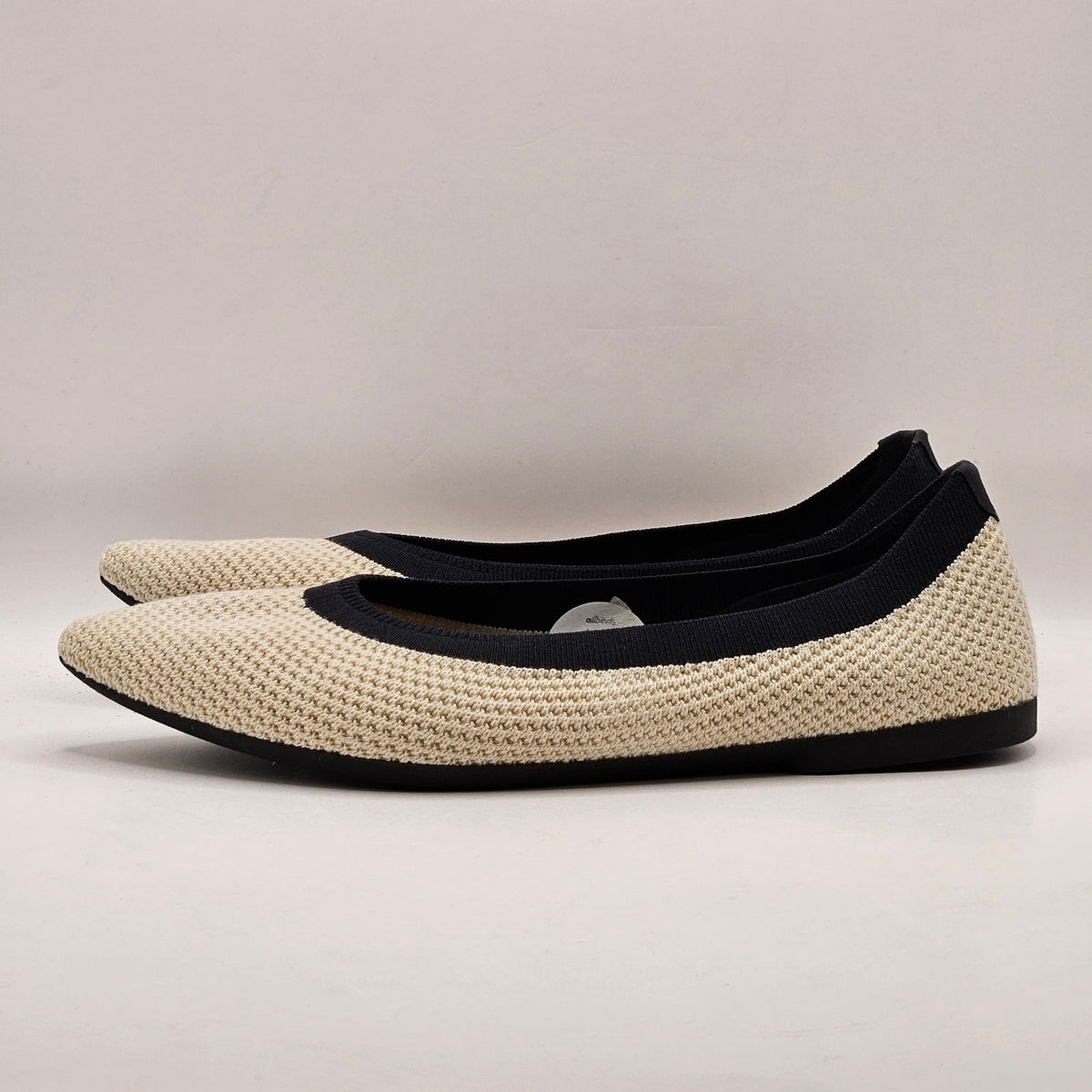 ALLBIRDS WOMEN'S 9 BREEZER POINT BALLET FLAT WARM WHITE BLACK SOLE A12672