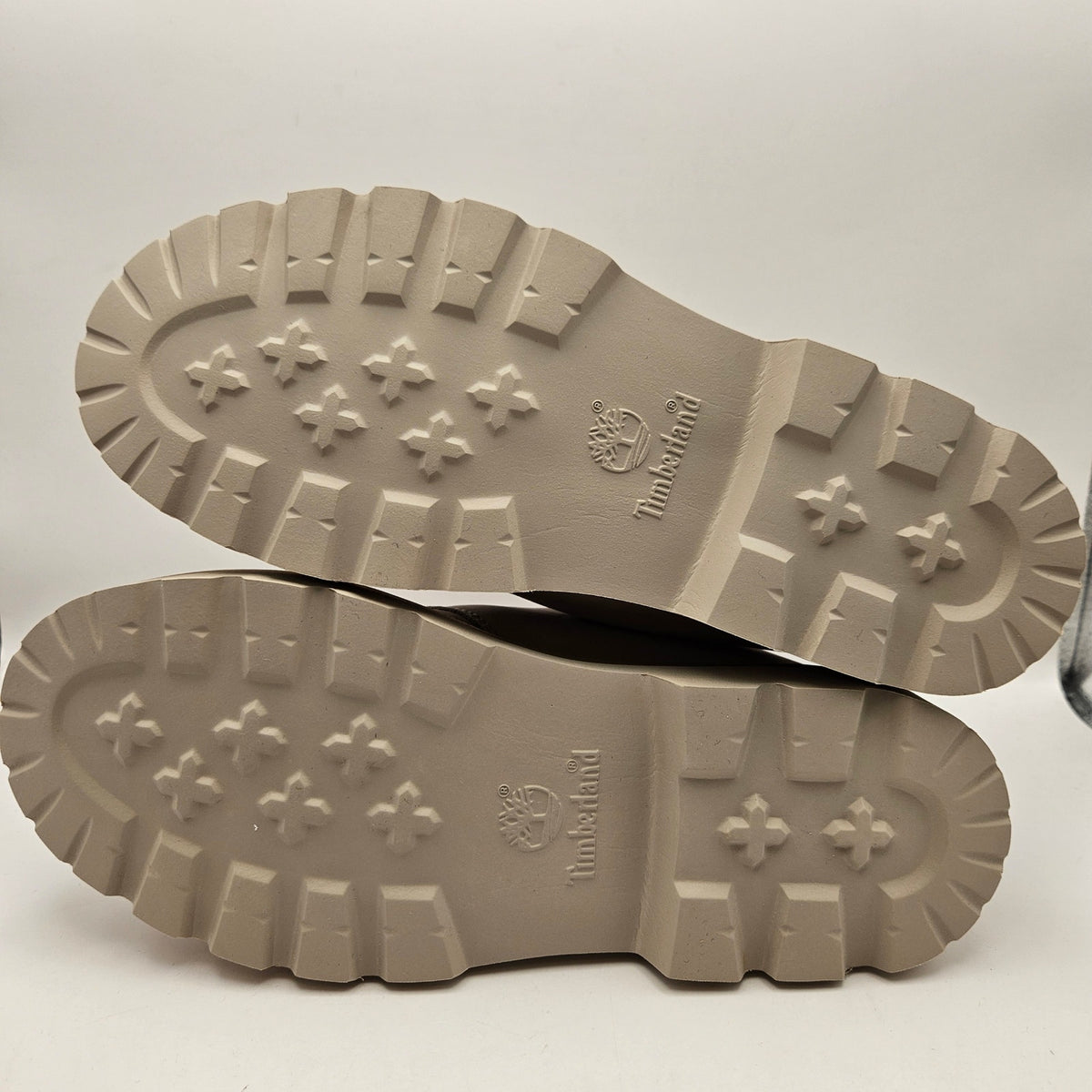 TIMBERLAND WOMEN'S 8 ROWAN WAY MID WARM LINED CHUKKA BOOT LT TAUPE NUBUCK NIB
