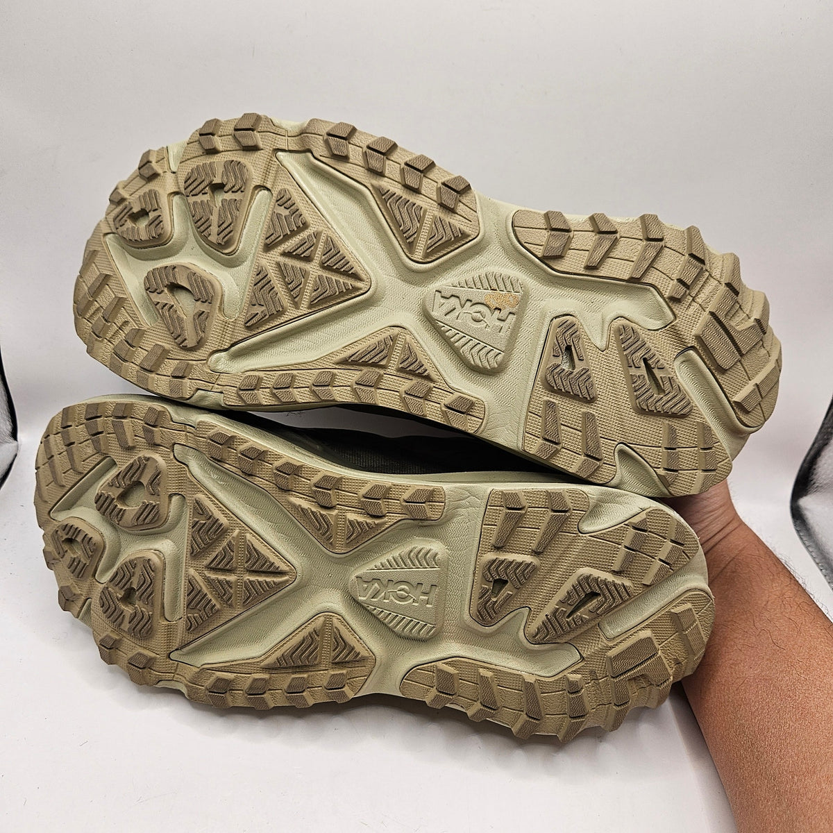HOKA MEN'S 11 STINSON 7 OYSTER MUSHROOM WILD MUSHROOM LOW TOP RUNNING SHOES