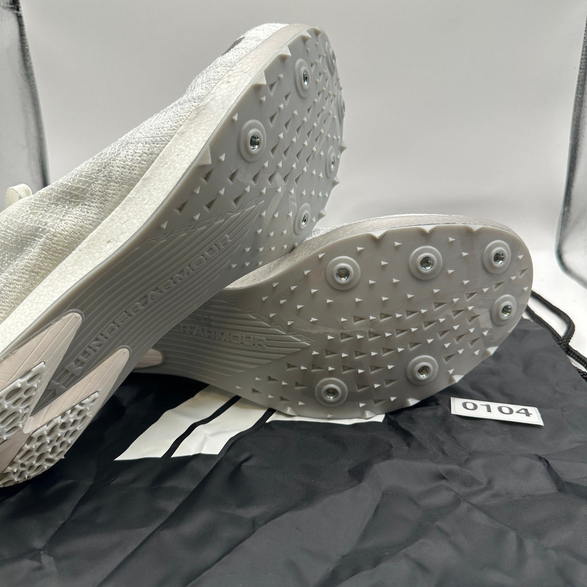 UNDER ARMOUR Mens 11.5 Shakedown Elite Track Wht Halo Grey 3026442