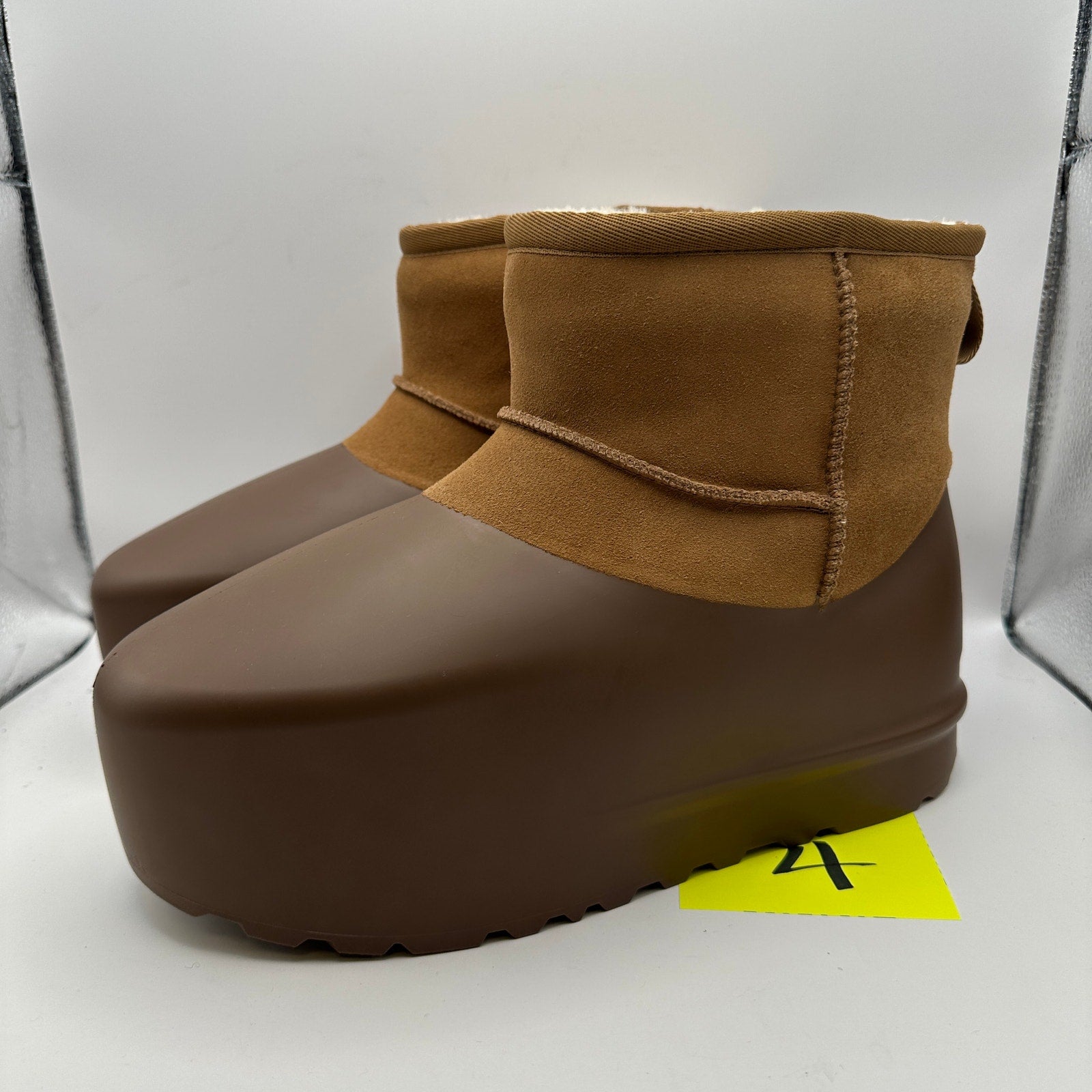 UGG Men's 10 Women's 11 CLASSIC MINI PUMPED MOLDED CHESTNUT SUEDE