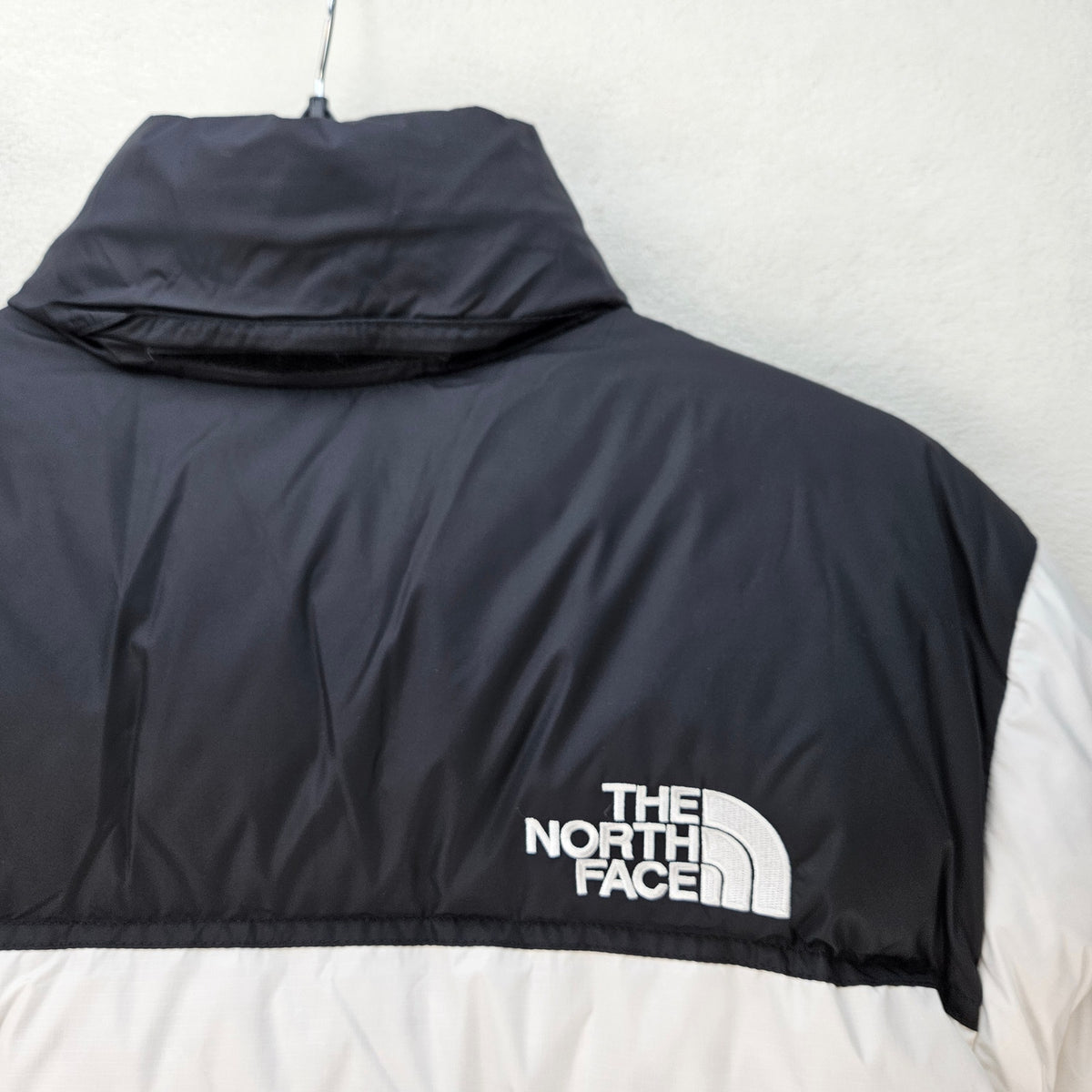 THE NORTH FACE WOMEN'S XL 1996 RETRO NUPTSE JACKET 700 FILL POWER BLACK WHITE