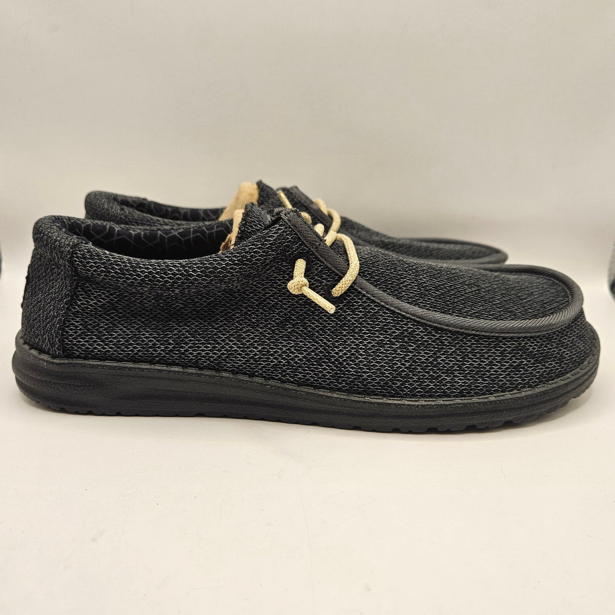 HEY DUDE MEN'S 10 WALLY SOX MICRO TOTAL BLACK OXFORD LIGHTWEIGHT SNEAKER