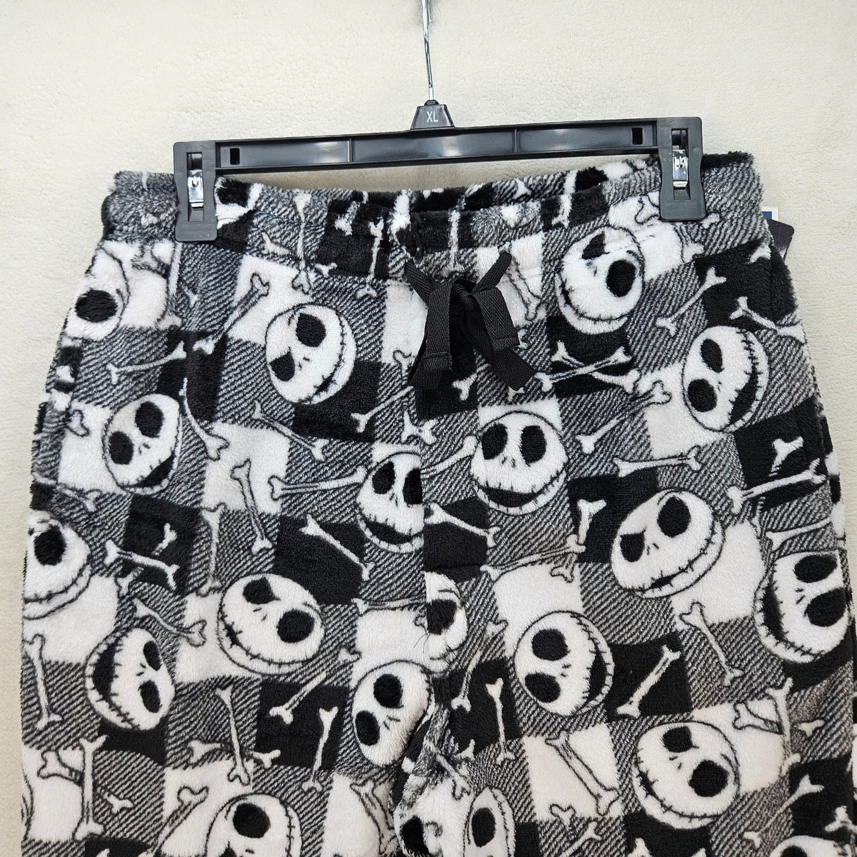 THE NIGHTMARE BEFORE CHRISTMAS MEDIUM BLACK WHITE PLAID PAJAMA PANTS NWOT