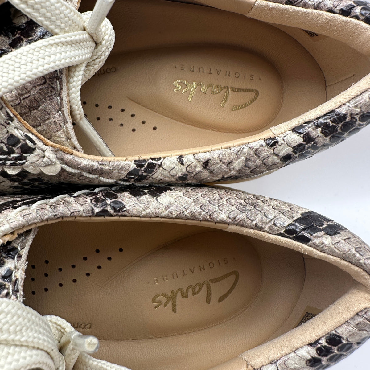 CLARKS Women's 6.5 MAYHILL WALK Gray/Snake Leather Platform Shoe