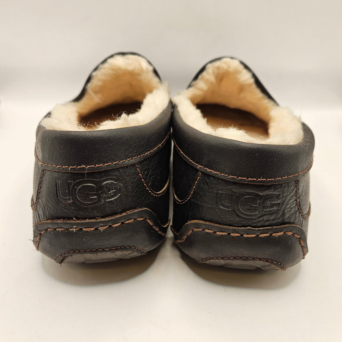 UGG MEN'S 12 ASCOT DARK SPICE BROWN LEATHER SLIPPERS LOAFER 5379