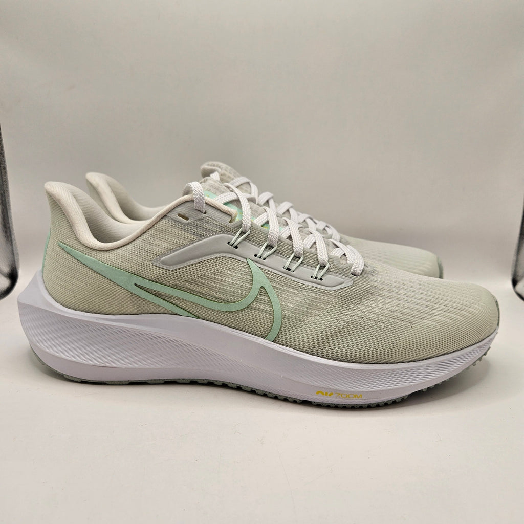 NIKE WOMEN'S 11 AIR ZOOM PEGASUS 39 PURE PLATINUM RUNNING SHOES DH4072-102 NWOB