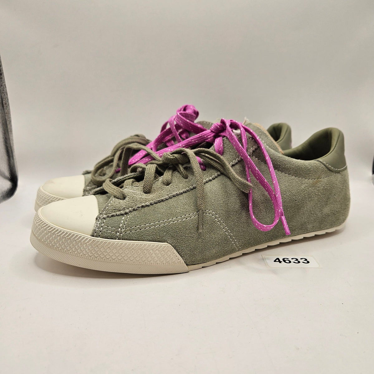 CONVERSE WOMEN'S 11 CHUCK TAYLOR LO OX SUEDE LT FIELD SURPLUS GREEN LACE 19132C