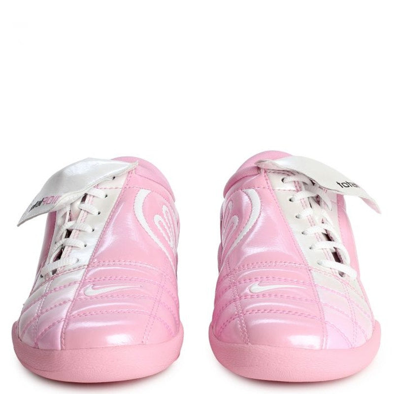 NIKE WOMEN'S 8 TOTAL 90 SE PINK RISE LOW TOP SOCCER SNEAKER IO2389-600