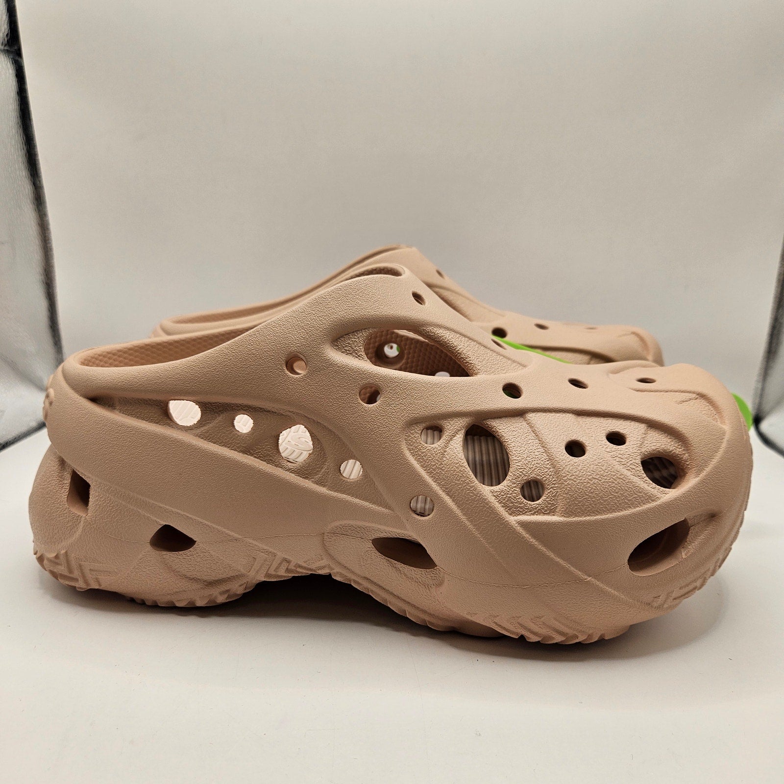 CROCS WOMEN'S 9 CAGED CLOG PINK CARAMEL 211141-7AF NWT