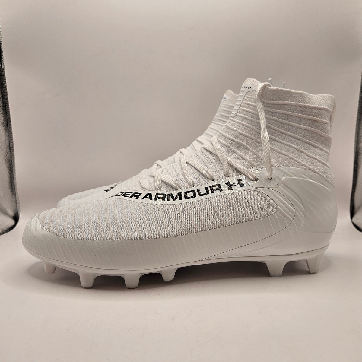 UNDER ARMOUR MEN'S 11.5 BLUR PRO FOOTBALL CLEATS WHITE BLACK 3028000-102