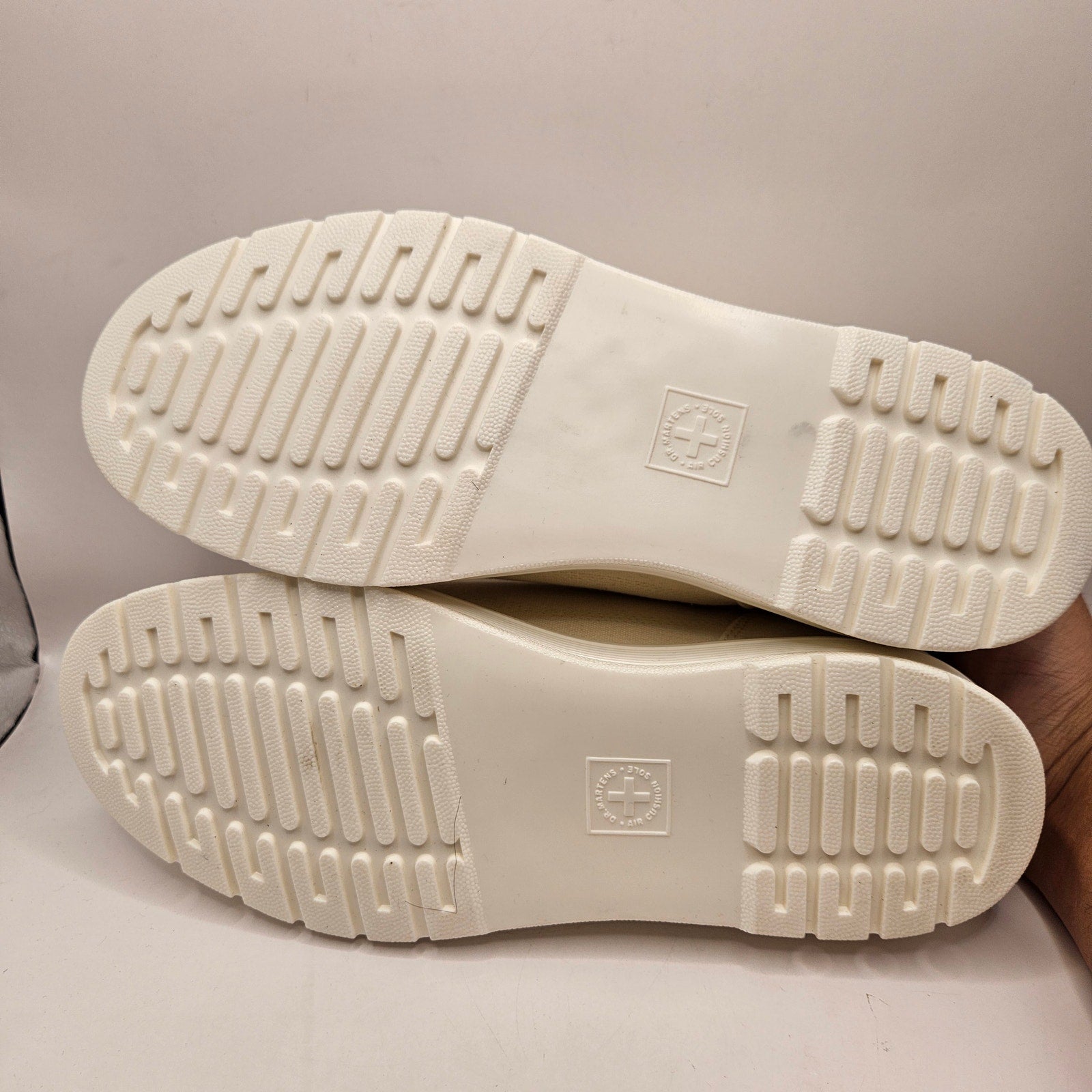 DR MARTENS MEN'S 11 BROOKLINE 6 EYE WHITE CANVAS SHOE OFF NWOB