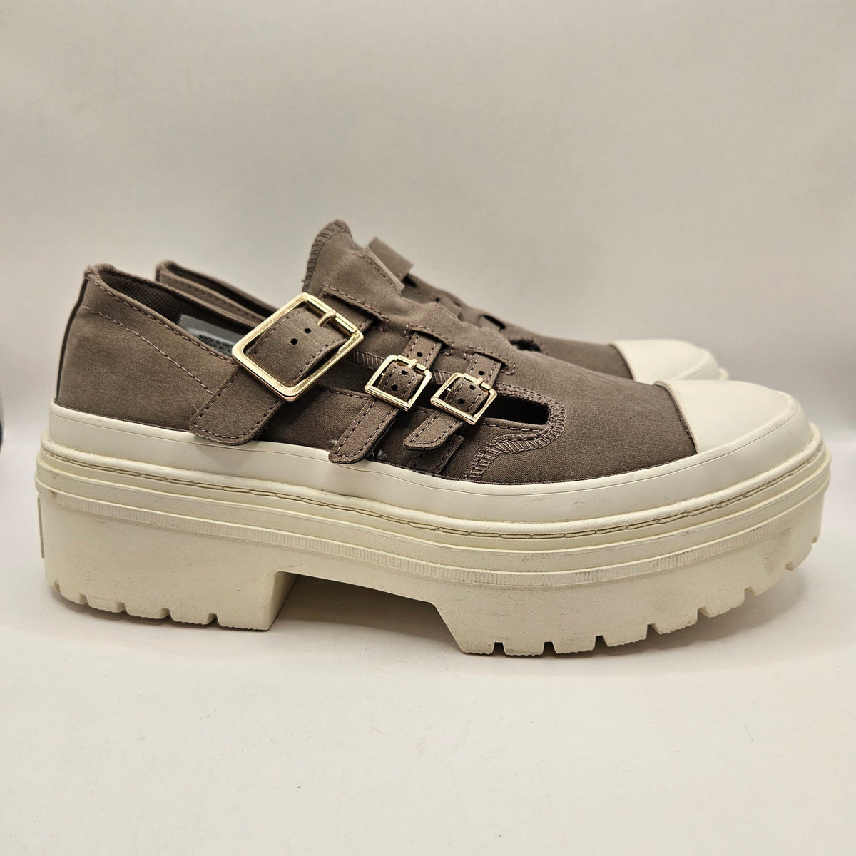 CONVERSE WOMEN'S 8.5 CTAS LUGGED HEEL MARY JANE PLATFORM SNEAKERS GREY A13552C