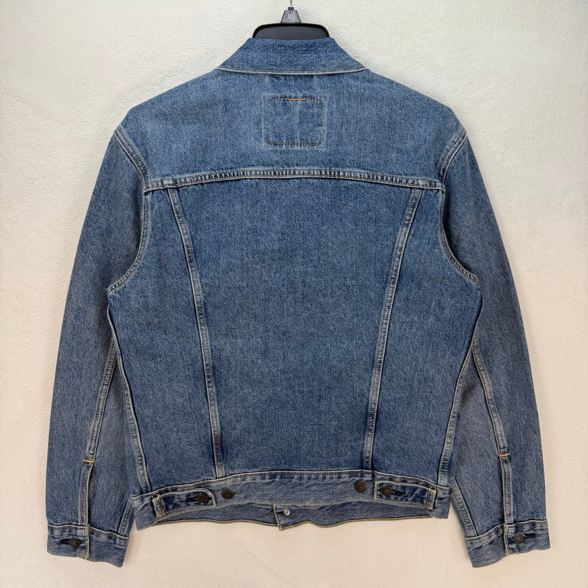 LEVI'S MEN'S MEDIUM WASH SIZE SMALL TRUCKER JACKET 723340683