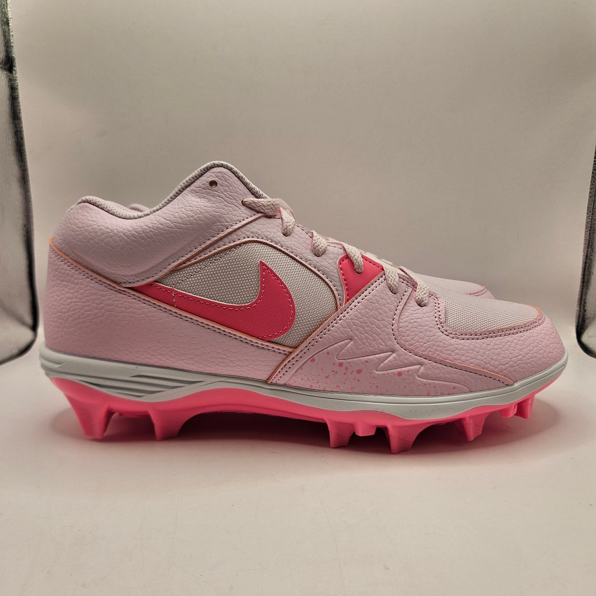 NIKE JORDAN MEN'S 11 STADIUM 90 LOW TD FOOTBALL CLEATS PINK FOAM NWOB HQ0210-600