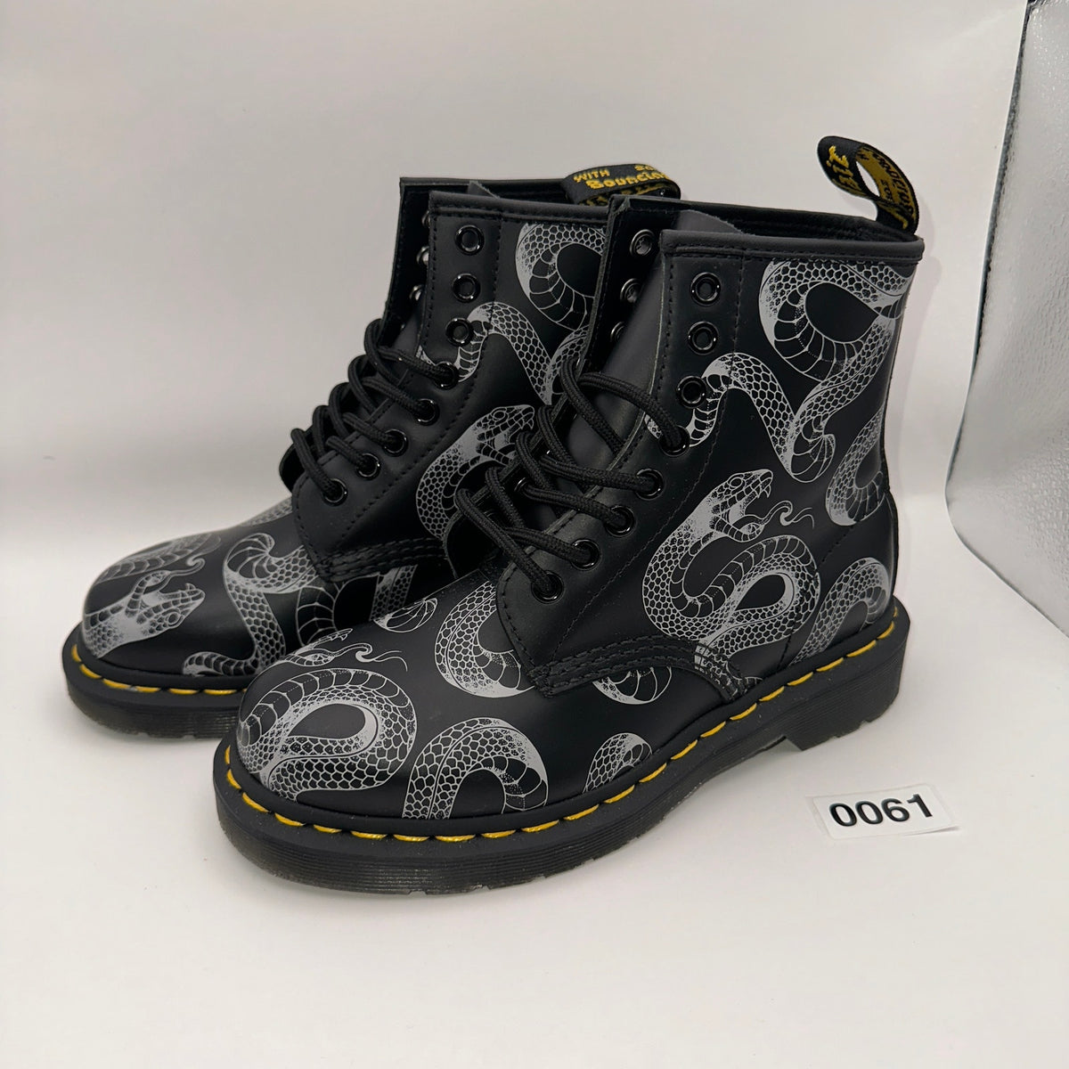 Dr. Martens 1460 Men' Size 4 Women's Size 5 Serpent Print Leather Lace Boots