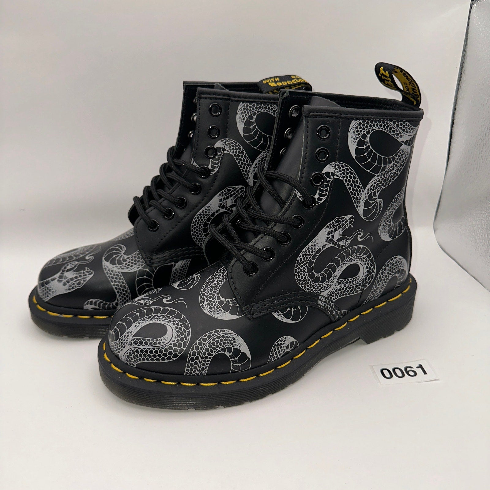 Dr. Martens 1460 Men' Size 4 Women's Size 5 Serpent Print Leather Lace Boots