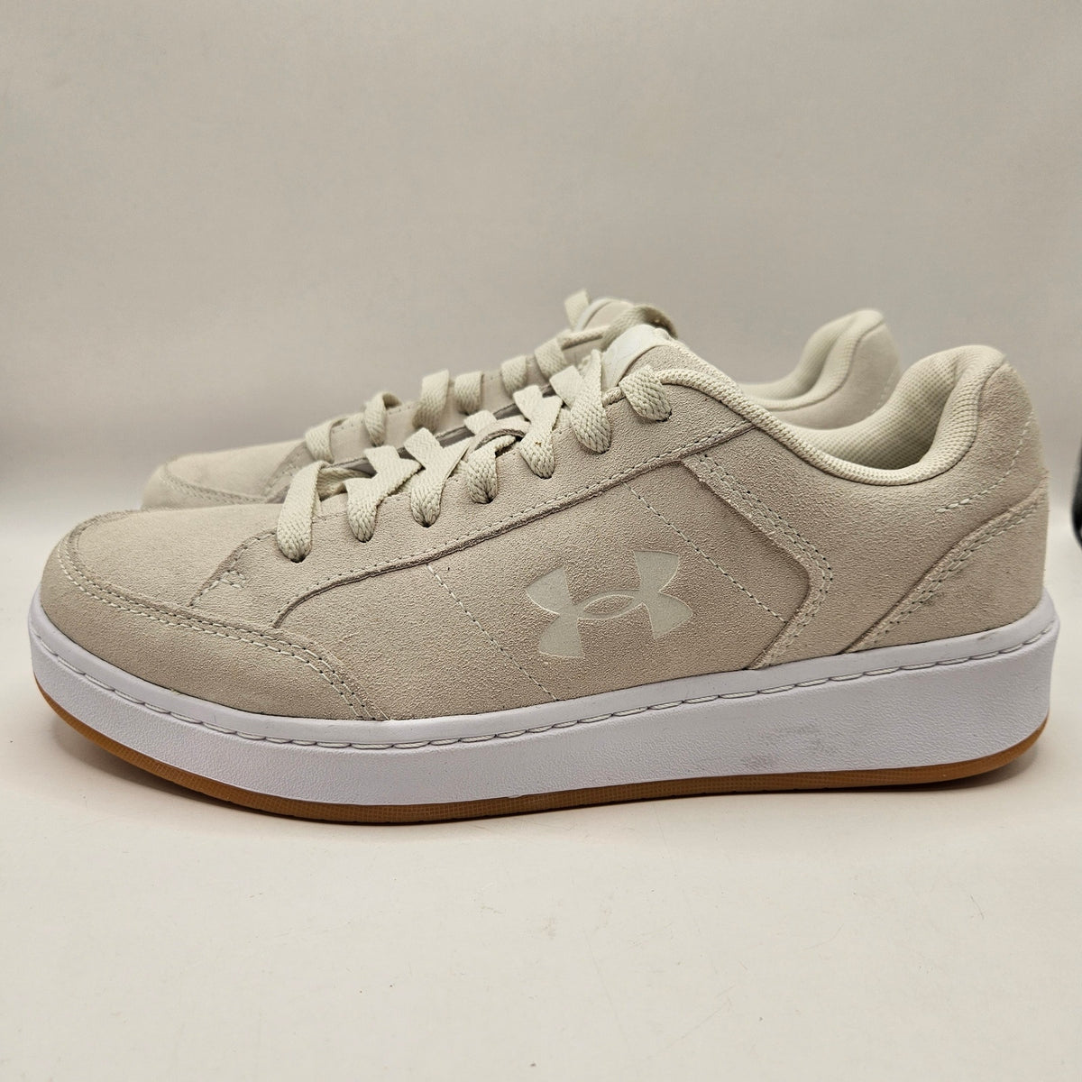 UNDER ARMOUR WOMEN'S 9 OFFICAL SUEDE IVORY TOP LACE LOW SNEAKER 3028636-100