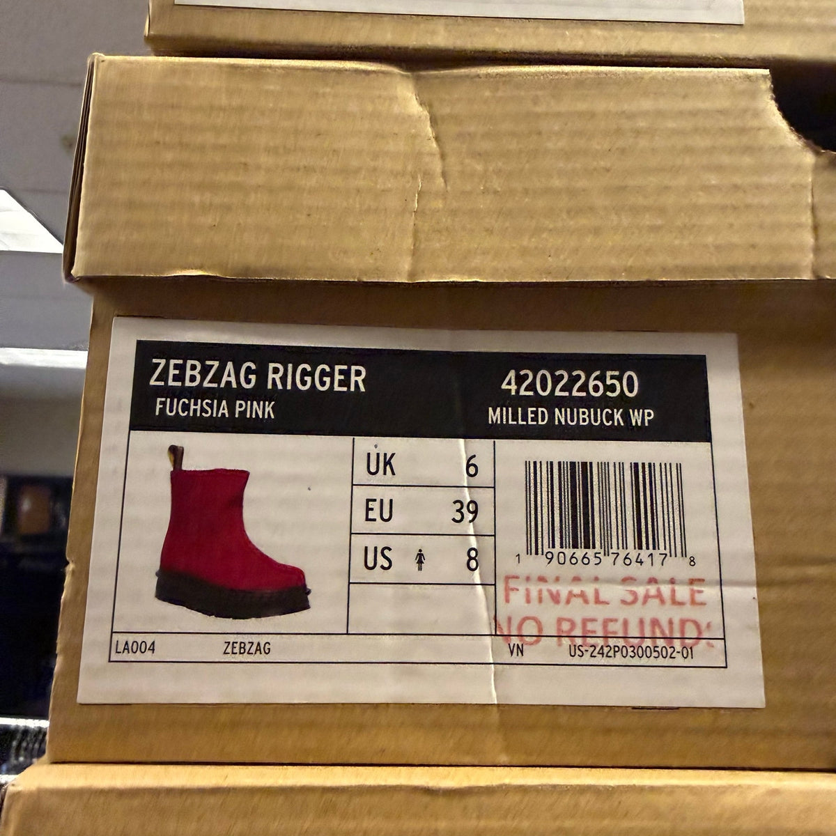 DR MARTENS WOMEN 8 ZEBZAG RIGGER MILLED NUBUCK WATERPROOF FUCHSIA PINK 42022650
