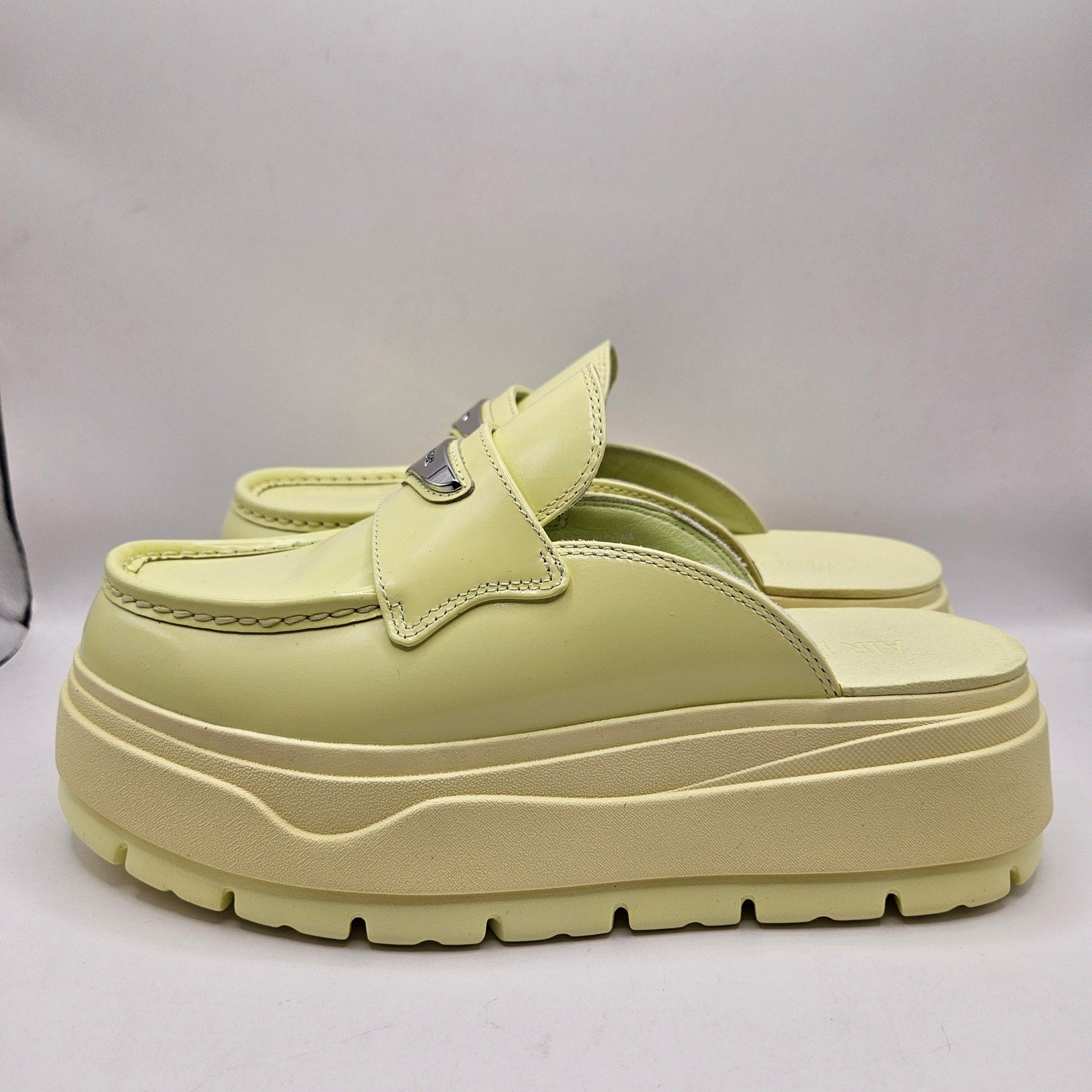 NIKE AIR JORDAN WOMEN'S 9 CHUNKY PLATFORM MULE SLIP ON LUMINOUS GREEN NWOB
