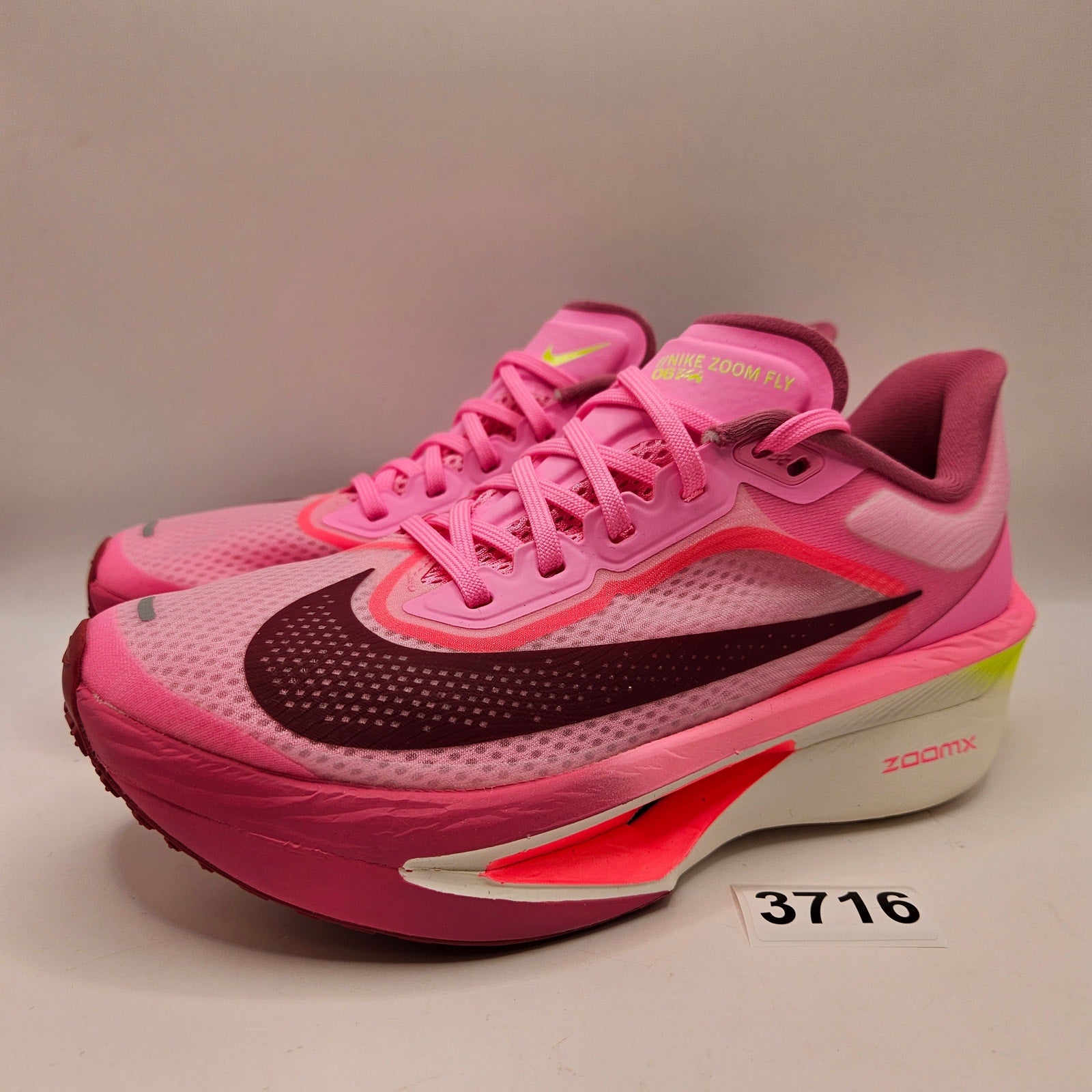 NIKE WOMEN'S 7.5 ZOOM FLY 6 PINK WHITE VOLT FN8455-602 RUNNING SHOES NWOB