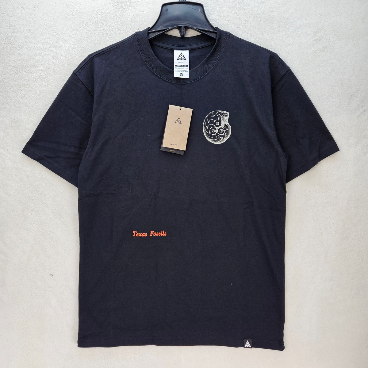 NIKE MEN'S XS ACG DRI FIT TEXAS FOSSILS GRAPHIC TSHIRT BLACK HV1296-010