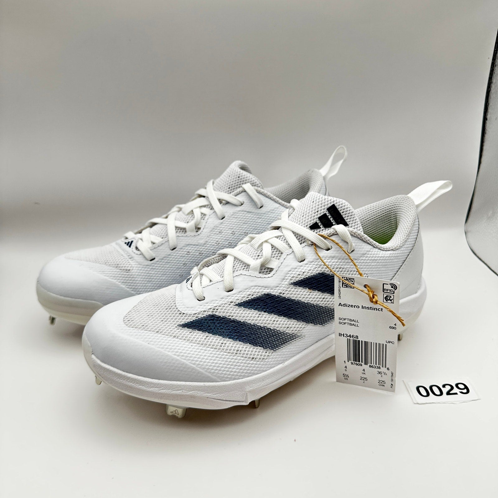 Adidas Womens size 5.5 Softball Shoes Adizero Instinct IH3468 White/Blue