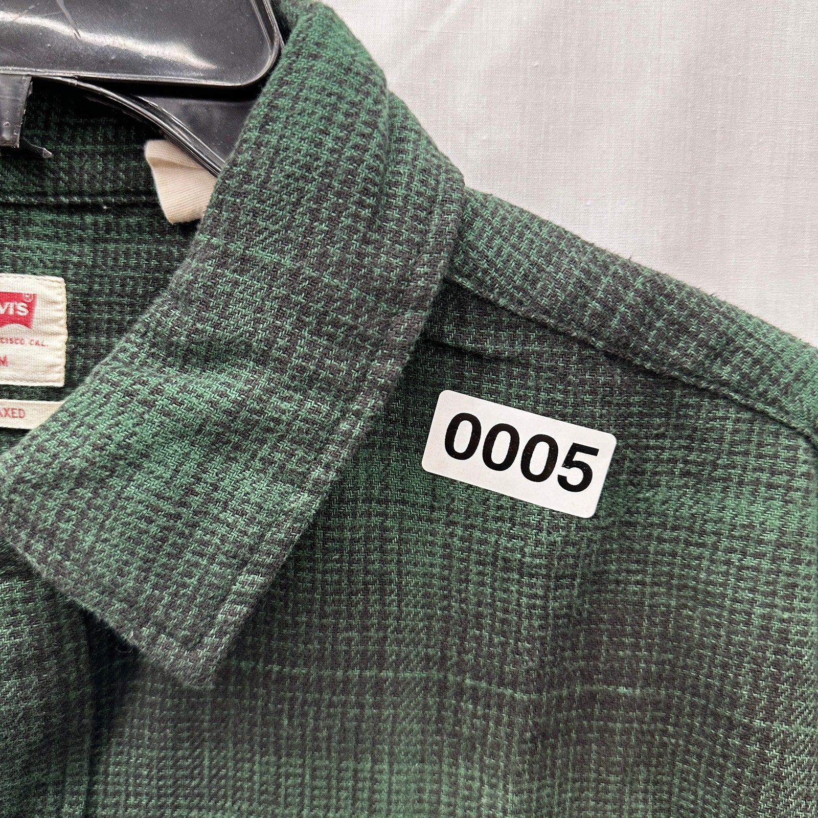 Levi's Mens Relax Fit Pine Green Plaid Shirt Size Medium