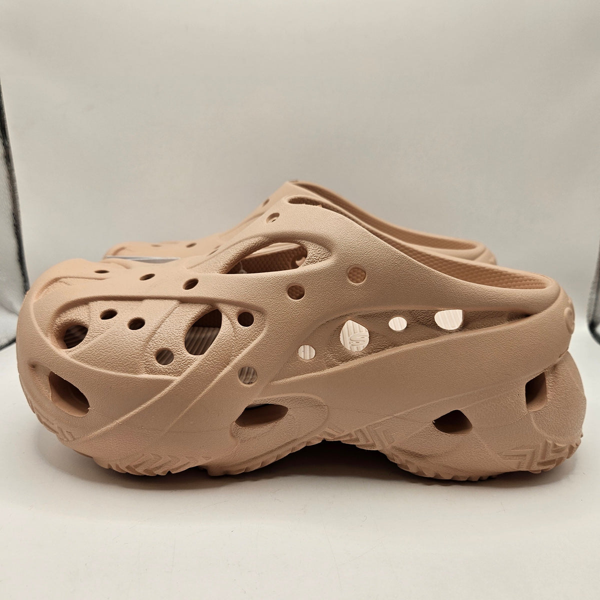 CROCS WOMEN'S 9 CAGED CLOG SLIP ON SANDALS CARAMEL NWT