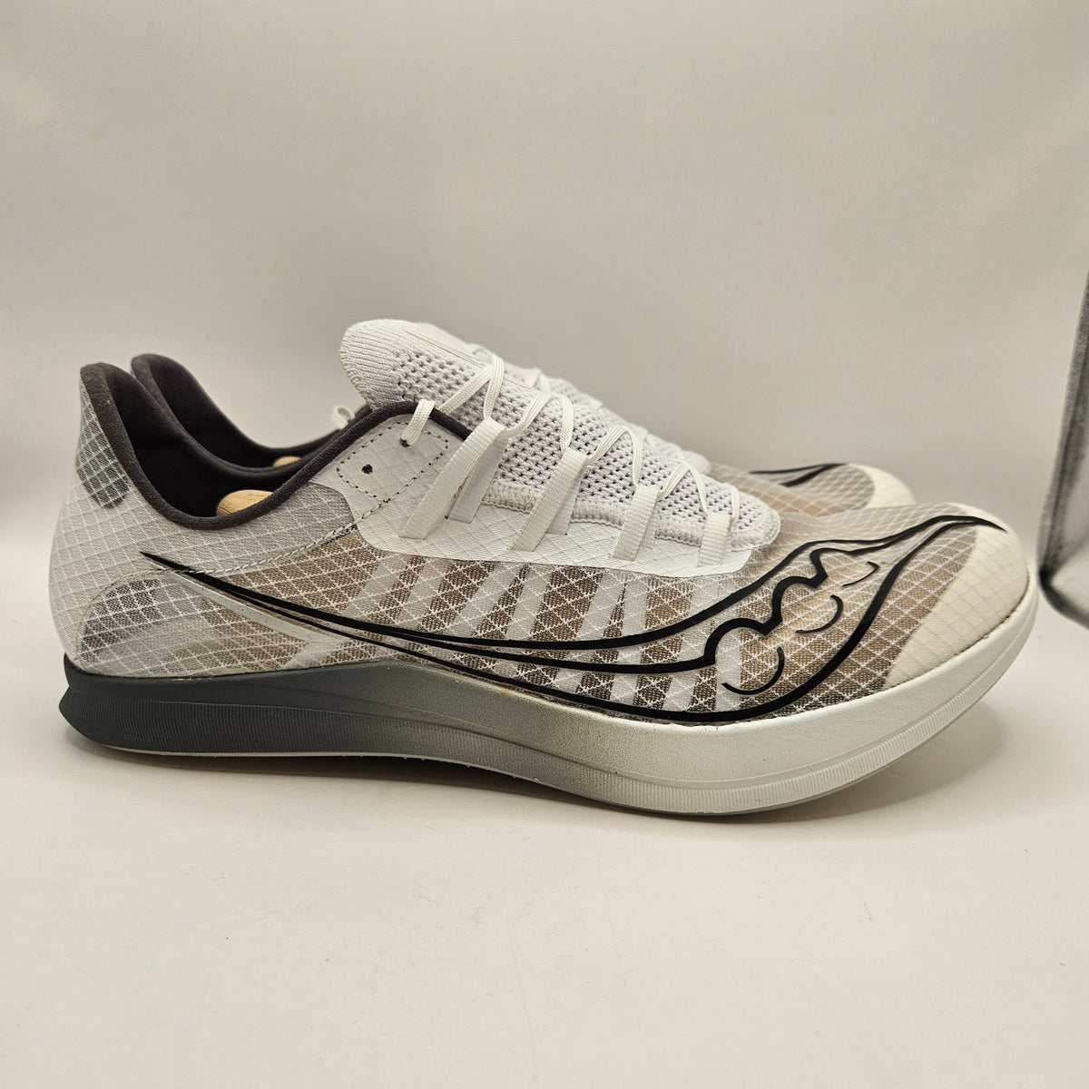 SAUCONY MEN'S 12 TERMINAL WHITE CARBON TRACK SPIKES S29101-10