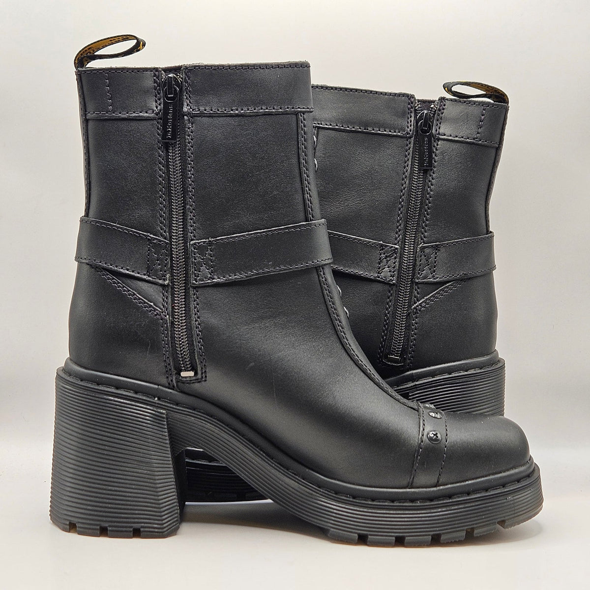 DR MARTENS WOMEN'S 10 SPENCE HRNS HEELED HARNESSED BOOT SMOOTH RUGGED 42614001