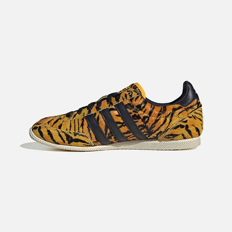 ADIDAS ORIGINALS WOMEN'S 8 JAPAN TIGER PRINT YELLOW BLACK KI6545 FUR NWOB