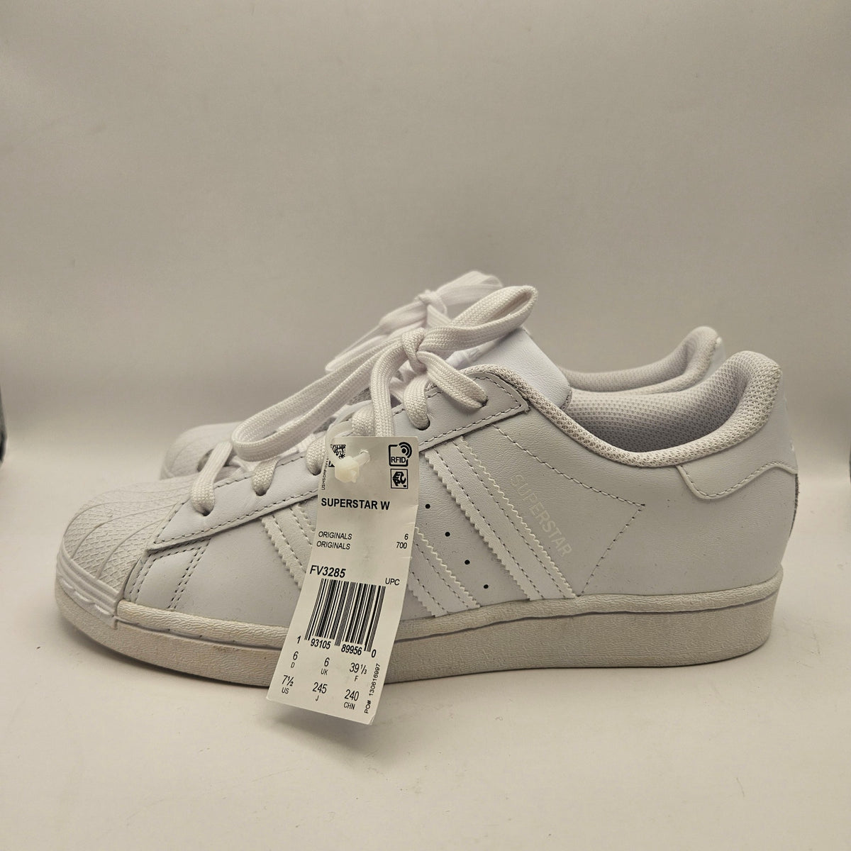 ADIDAS ORIGINALS WOMEN'S 7.5 SUPERSTAR TRIPLE WHITE NWOB FV3285
