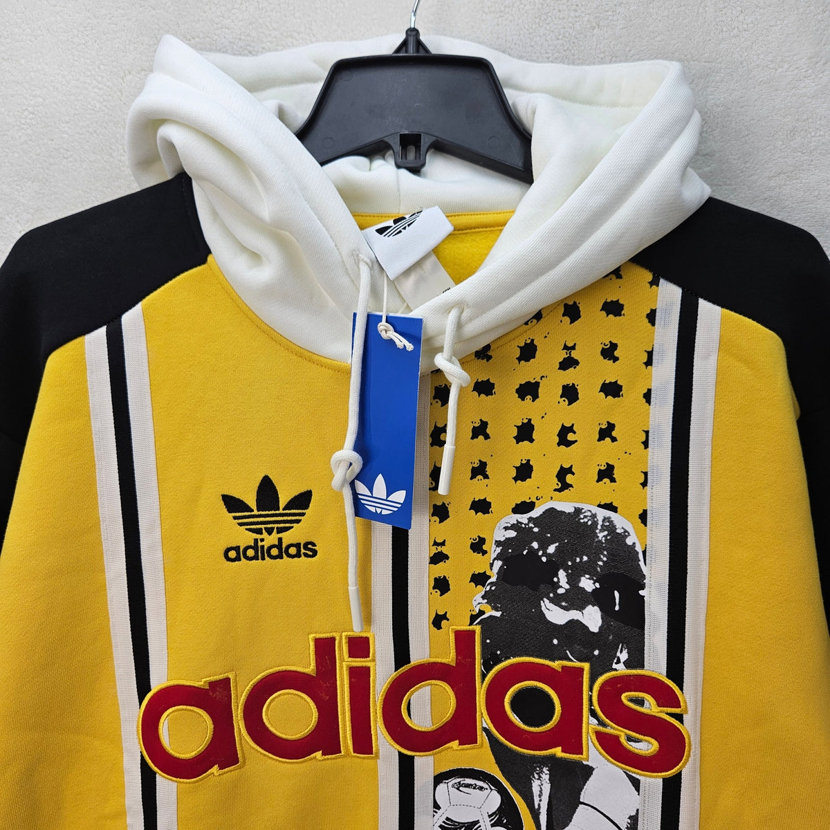 ADIDAS ORIGINALS MEN'S LARGE GRAPHIC SOCCER PULLOVER HOODIE KC7917 YELLOW BLACK