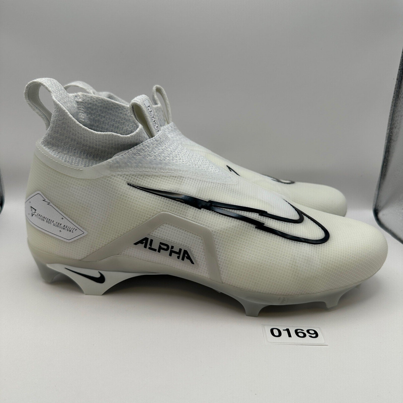 NIKE Men's 12.5 Alpha Menace ELITE 3 White Football Cleats DM1792-109