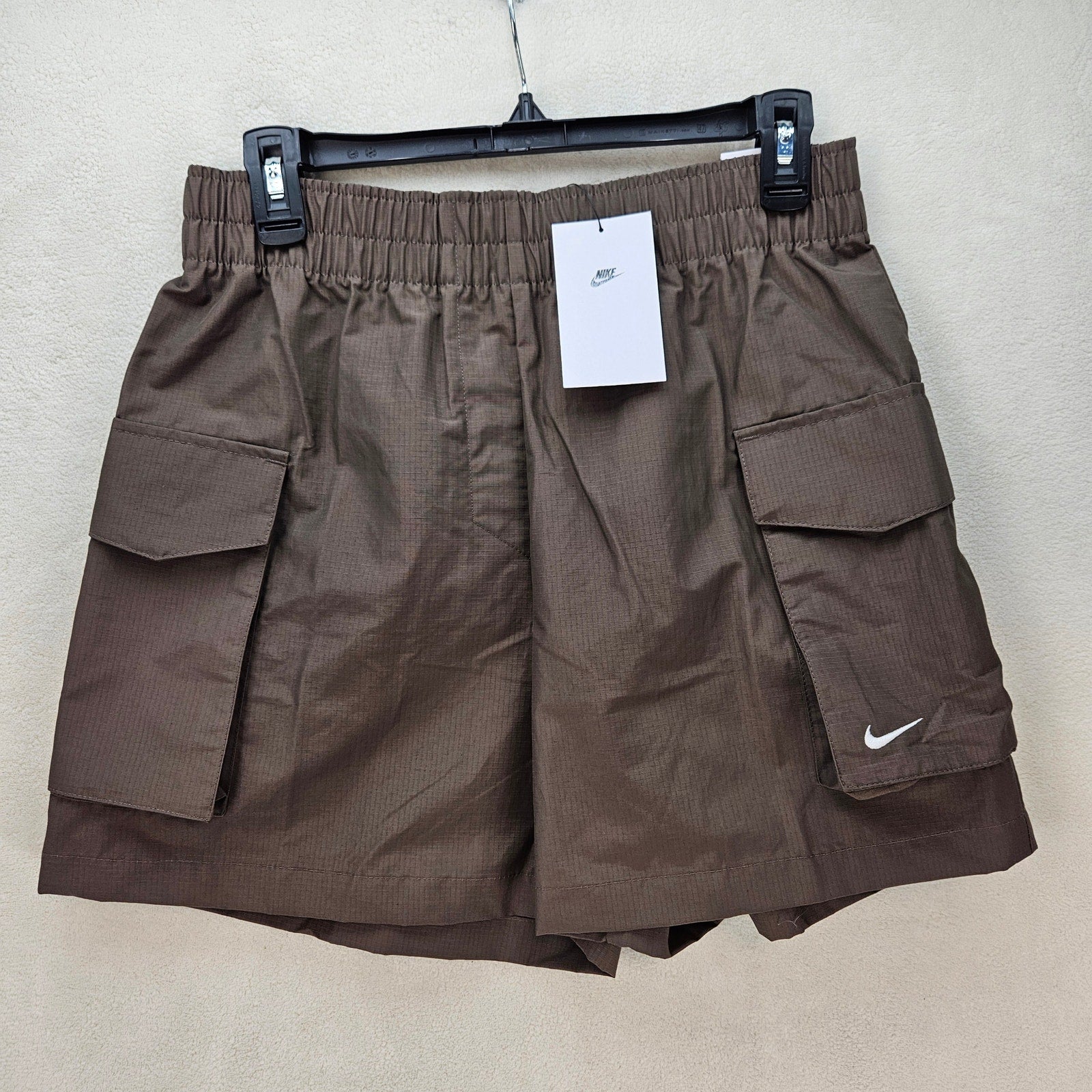 NIKE WOMEN'S SMALL NSW ESSENTIAL WOVEN 5" CARGO SHORTS BROWN NWT HM6982-010