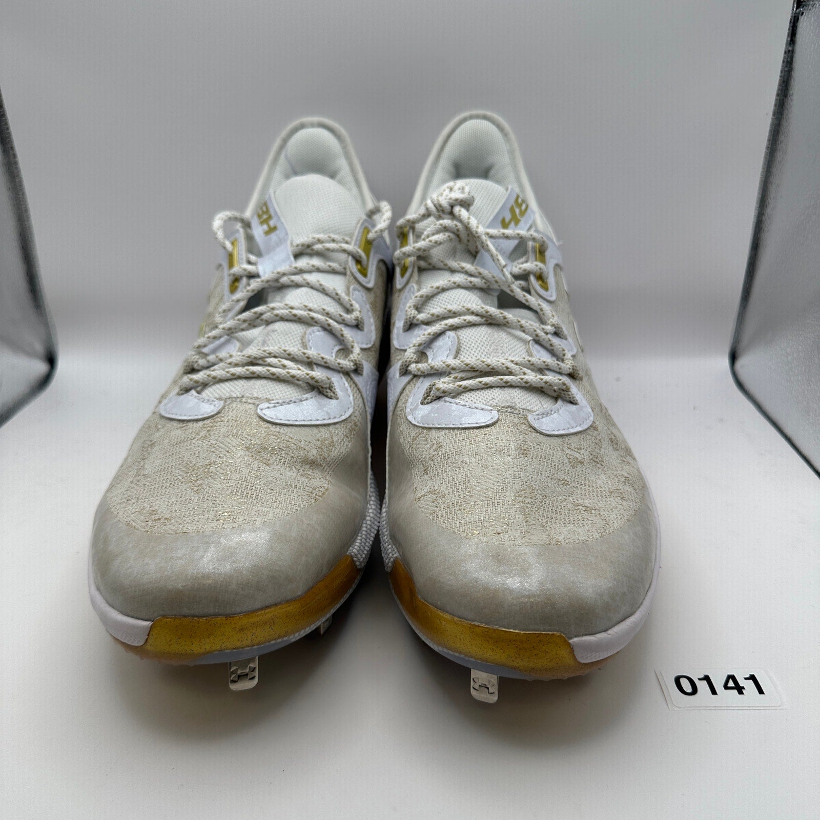 UNDER ARMOUR Men's 15 Harper 8 Low GT White Metallic Gold