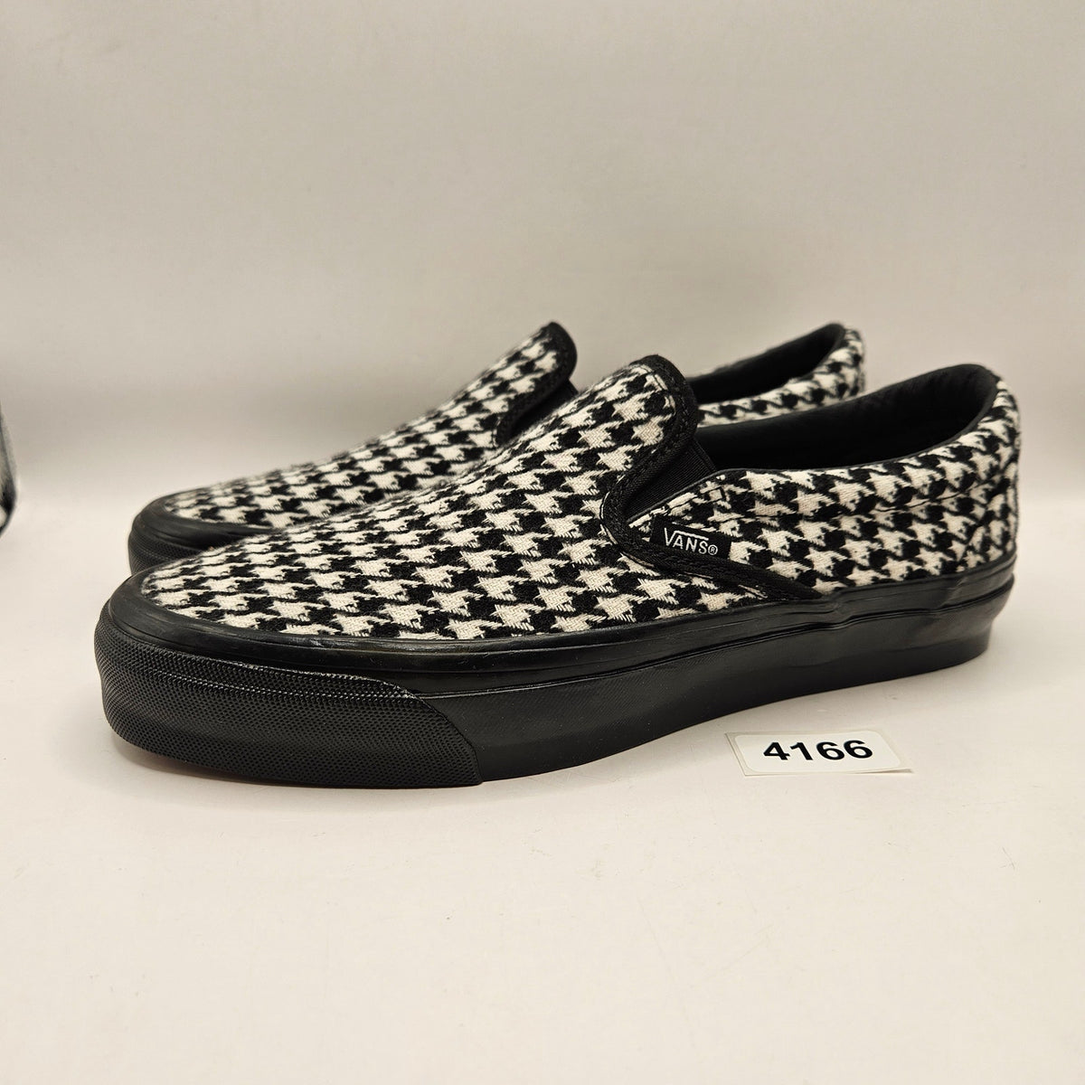 VANS MEN'S 7.5 HOUNDSTOOTH BLACK WHITE SLIP ON BLACK OUTSOLE NWOB
