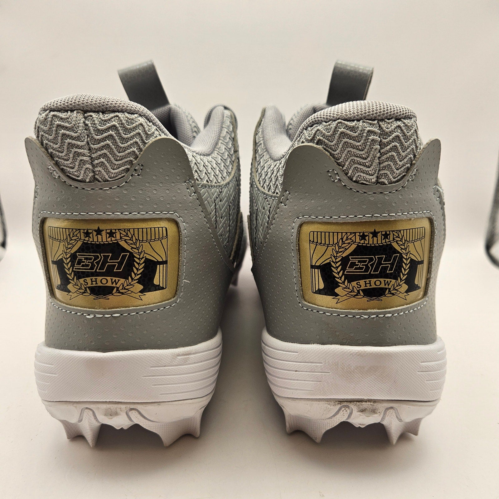 UNDER ARMOUR MEN'S 11.5 BASEBALL CLEATS WHITE GRAY GOLD METALL FREE MOLDED NWOB