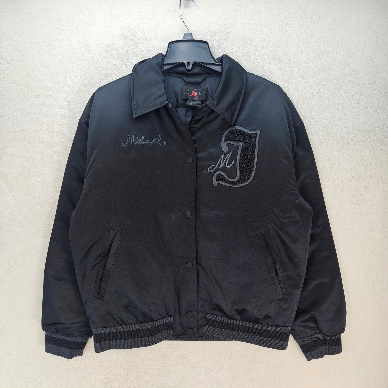 NIKE WOMEN'S SMALL AIR JORDAN VARSITY BOMBER JACKET BLACK FV7137-010 NWT