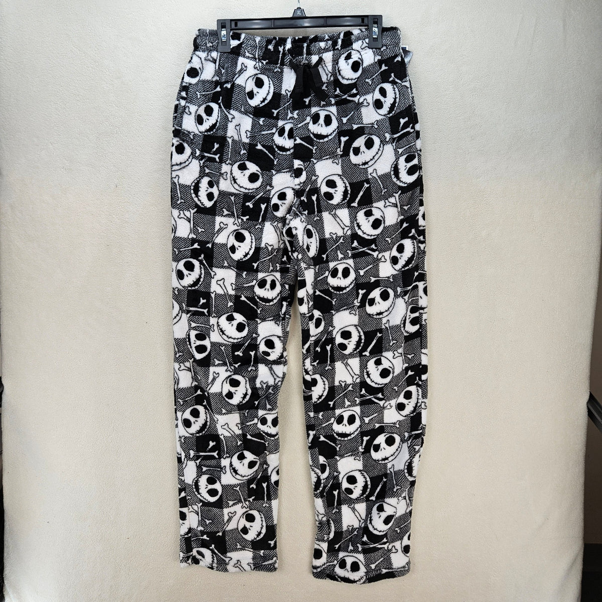 THE NIGHTMARE BEFORE CHRISTMAS MEDIUM BLACK WHITE PLAID PAJAMA PANTS NWOT