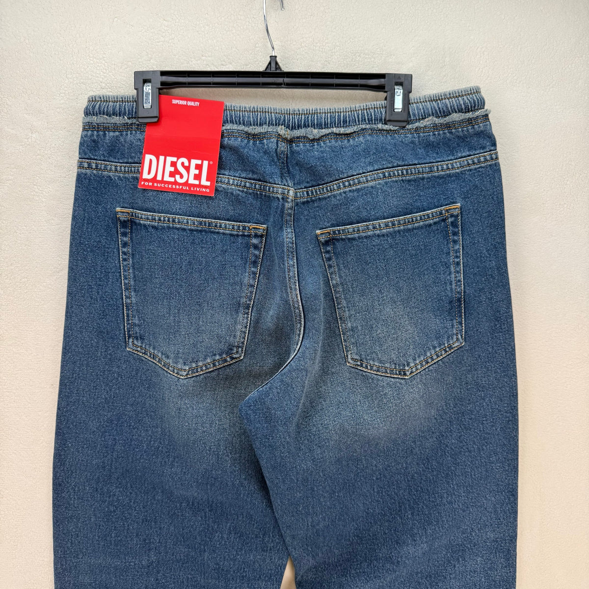 DIESEL MEN'S 34X32 D-SERT STRAIGHT LEG JEANS MADE IN TUNISIA STRING BELT