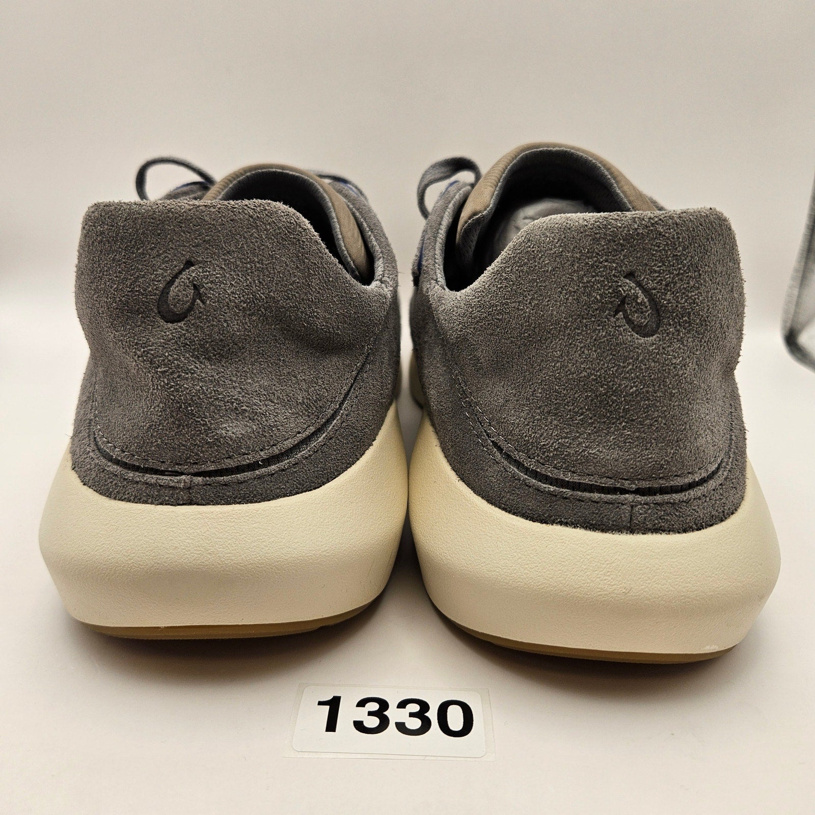 OLUKAI MEN'S 14 KOHEO CHARCOAL GREY LOW TOP SNEAKER GUM BOTTOM SOLE NWOB