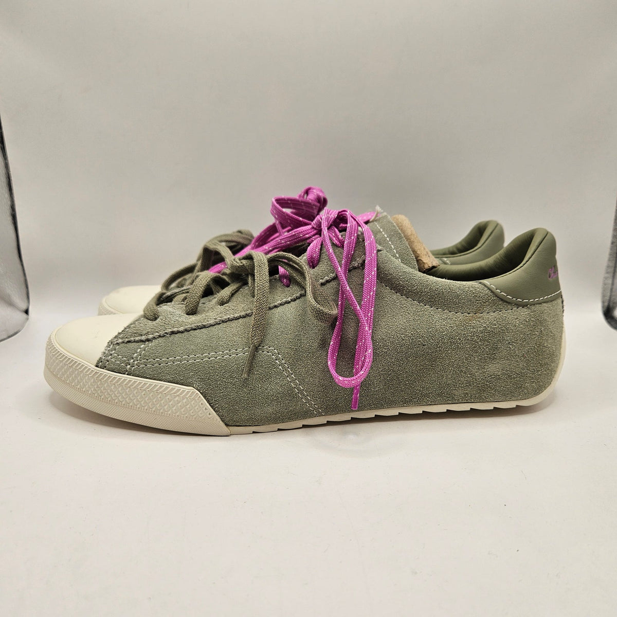 CONVERSE WOMEN'S 11 CHUCK TAYLOR LO OX SUEDE LT FIELD SURPLUS GREEN LACE 19132C