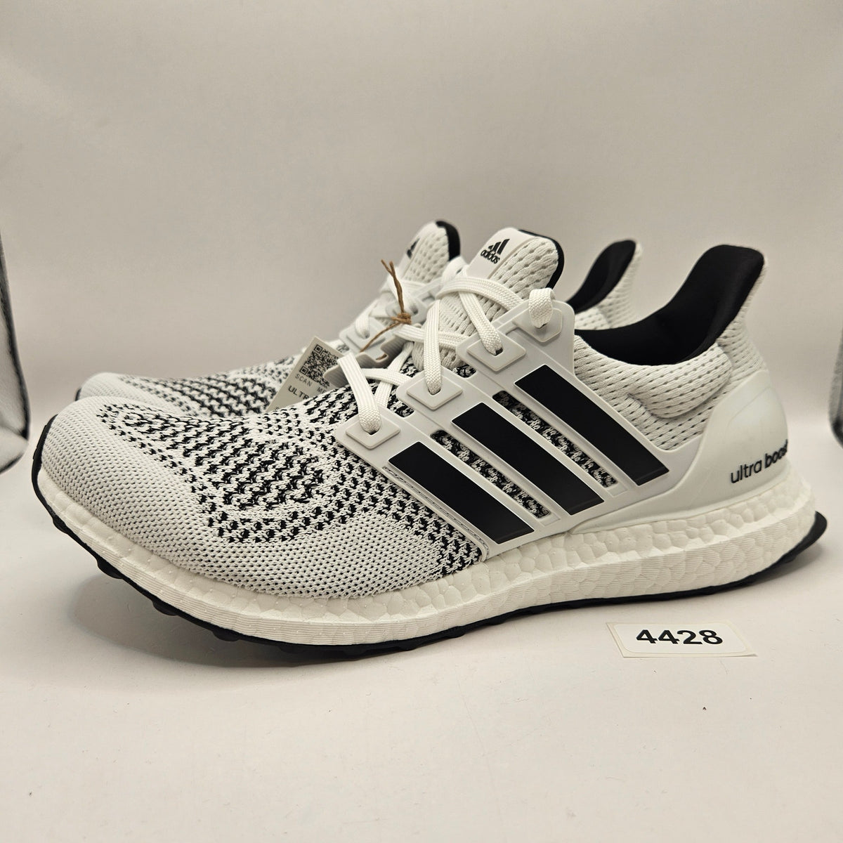 ADIDAS MEN'S 9.5 ULTRABOOST 1.0 WHITE BLACK RUNNING SHOES JR1987