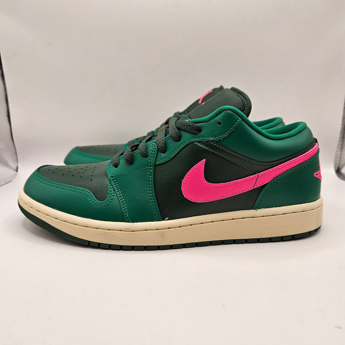 JORDAN WOMEN'S 11 AIR JORDAN 1 LOW MALACHITE FIR PINK BLAST GREEN DC0774-300