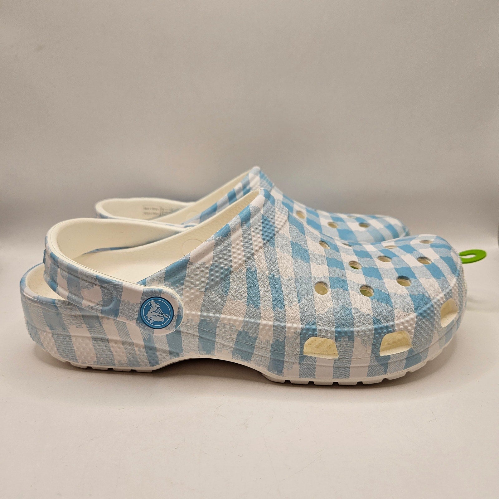 CROCS M6 W8 CLASSIC GINGHAM CLOG BLUE WHITE CHECKERED SLIP ON SHOES NWT