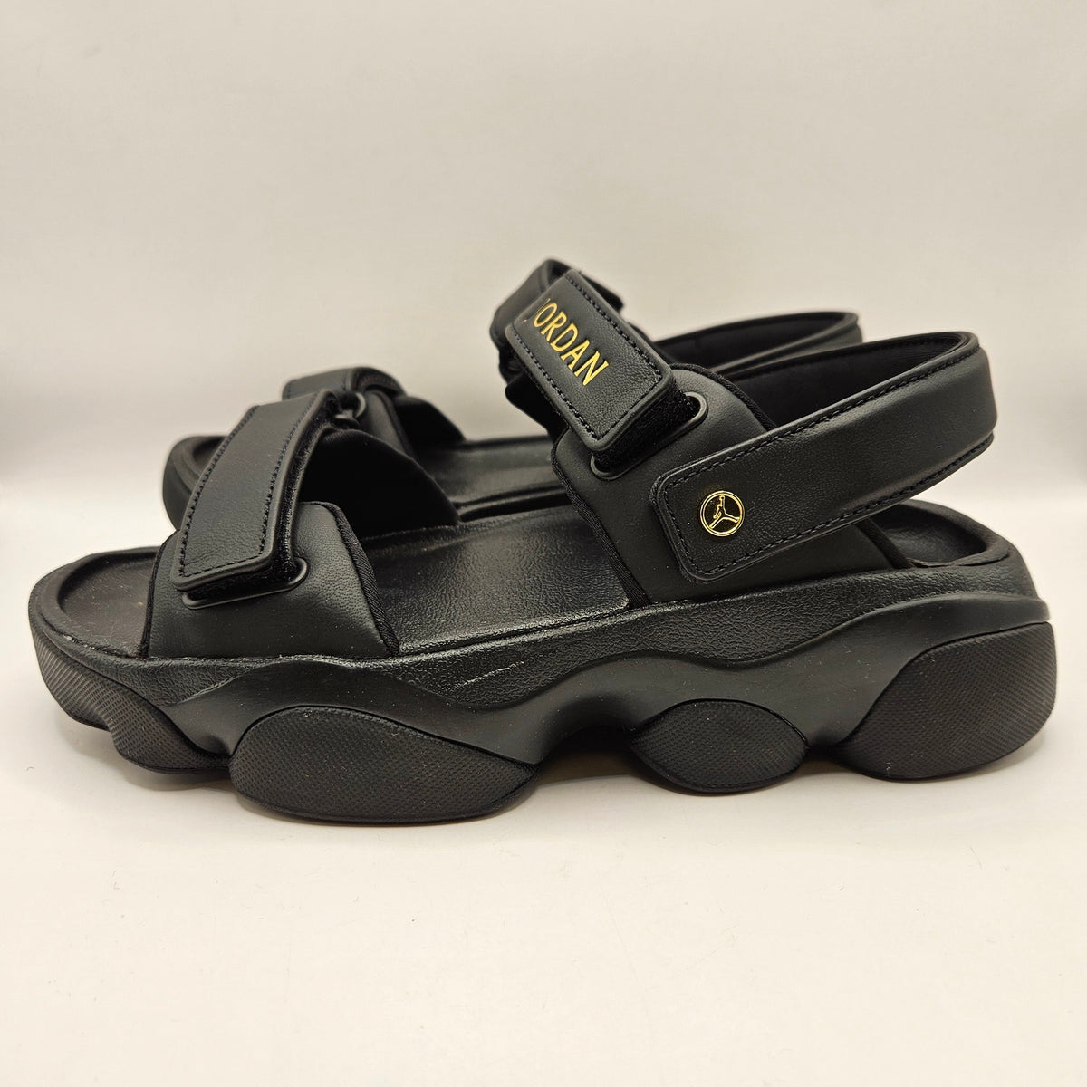 JORDAN WOMEN'S 8 DEJA SANDALS FN5036-001 BLACK METALLIC GOLD