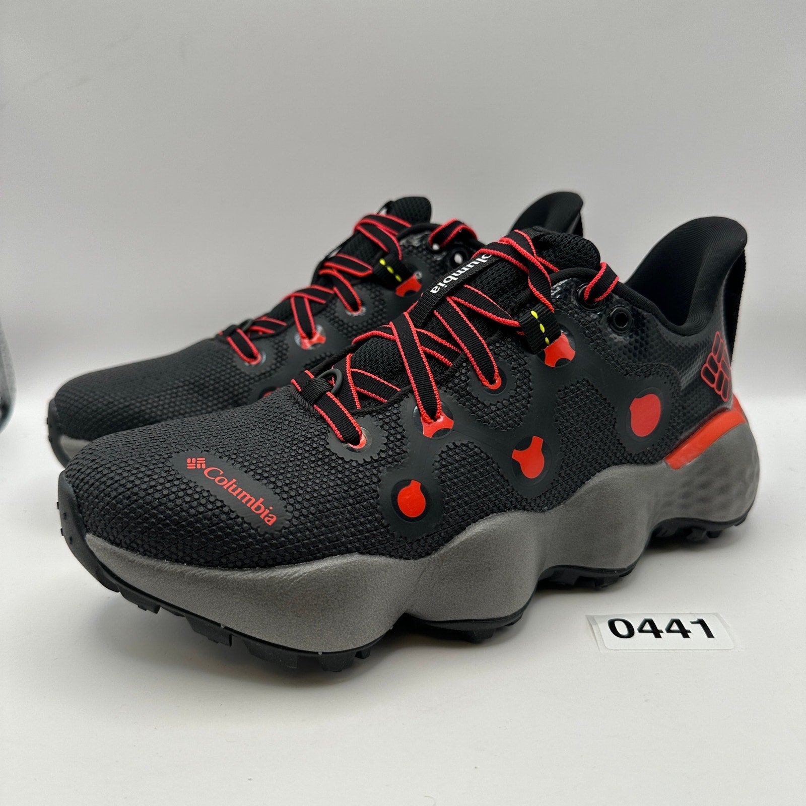COLUMBIA Women's 6 Escape Thrive Ultra Black/Red Hiking Trail Waterproof